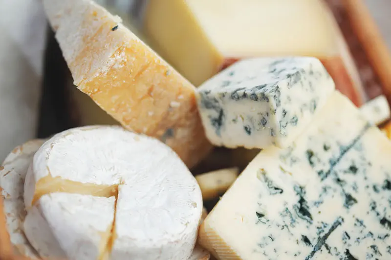aecosan uso de leche cruda en los quesos - Cómo afecta la pasteurización de la leche en la elaboración de quesos
