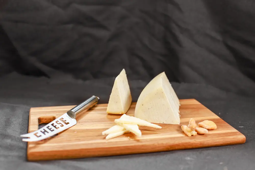 como cortar un queso entero - Cómo se corta el queso edam