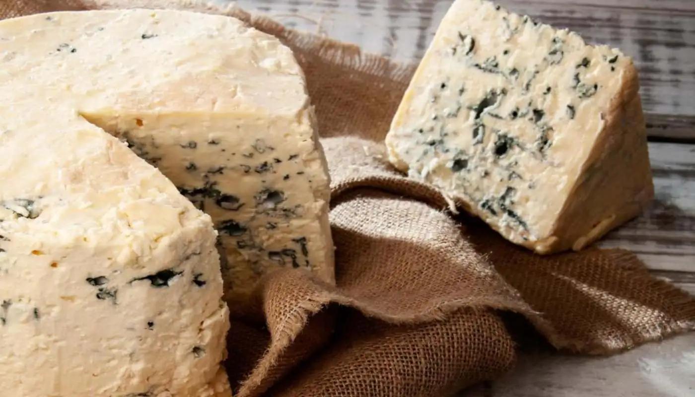 como se hace el queso azul - Cómo se fabrica el queso azul