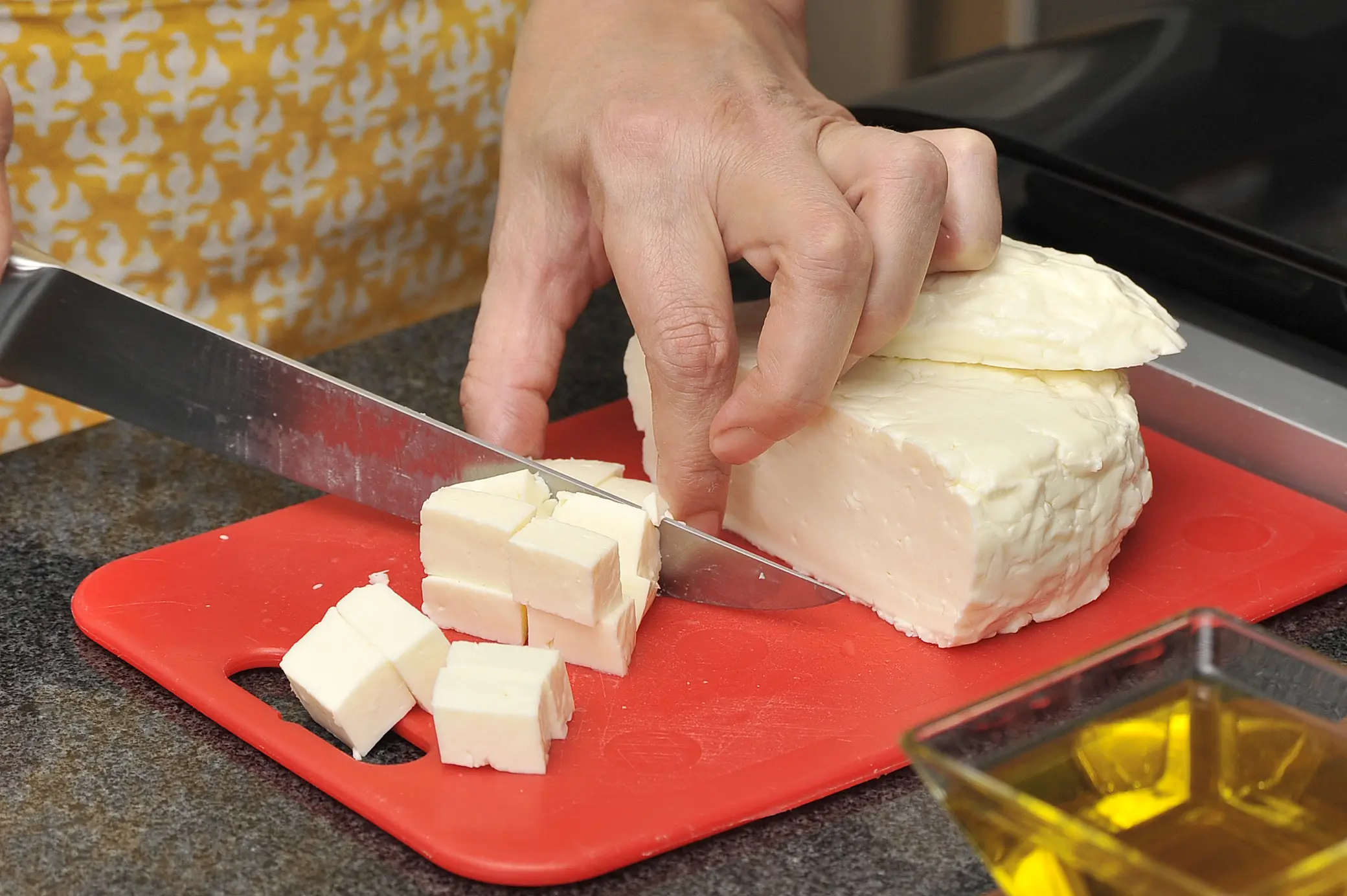 cortar queso en dados - Cómo se hace el corte cubos