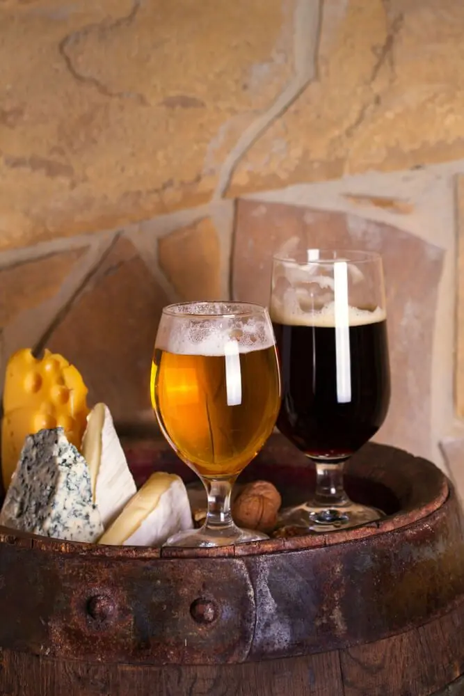 madridage lager y quesos - Cuál es el mejor acompañamiento para una cerveza