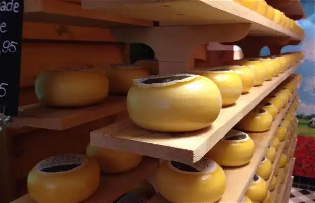 fabrica de quesos edam - Dónde se hace el queso de bola Gallo Azul