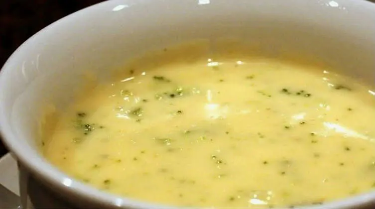 sopa de brocoli y queso - Qué aporta la sopa de verduras al cuerpo humano