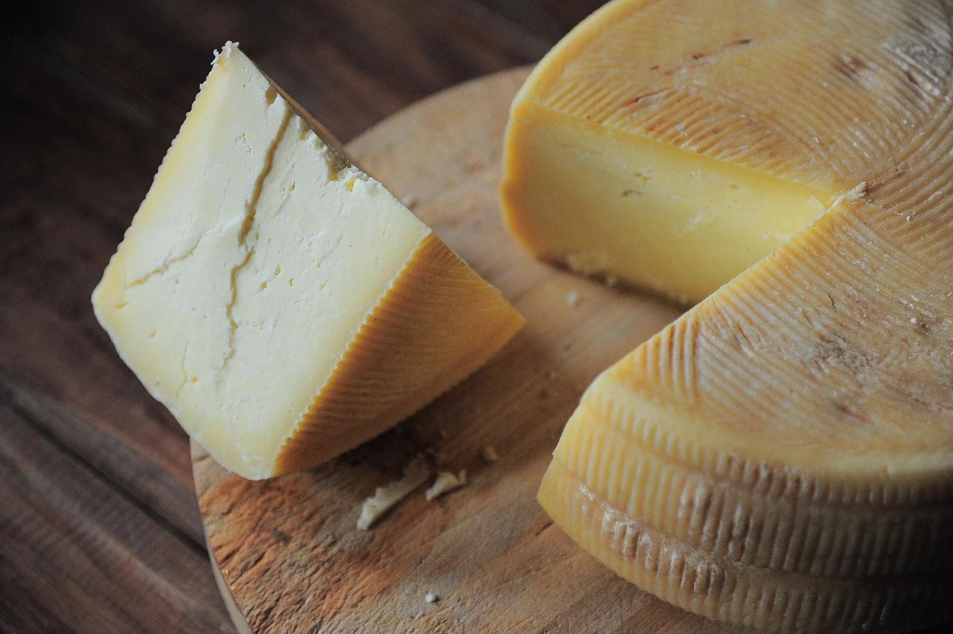 queso tierno - Qué diferencia hay entre queso fresco y queso tierno