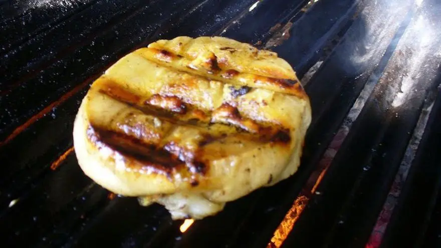 como se hace el queso provolone a la parrilla - Que tiene el Provolone